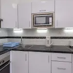 Castle Harbour 35 - Two Bed דירה *