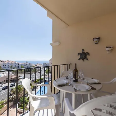 Castle Harbour 35 - Two Bed Апартаменты Лос Кристианос