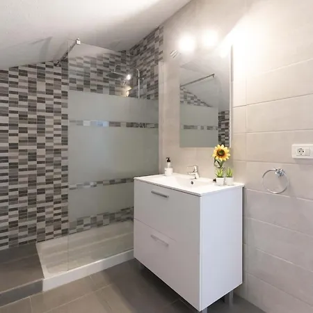 Castle Harbour 35 - Two Bed Lägenhet